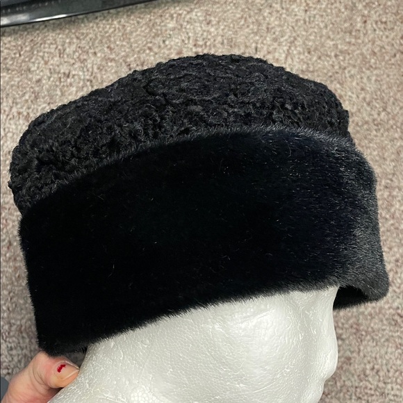 Vintage genuine Fur black Women's winter Hat with wool ear flaps - Picture 5 of 9